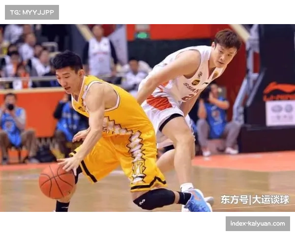杨瀚森表现抢眼拿下4分6篮板 库里15分带领勇士半场落后开拓者5分
